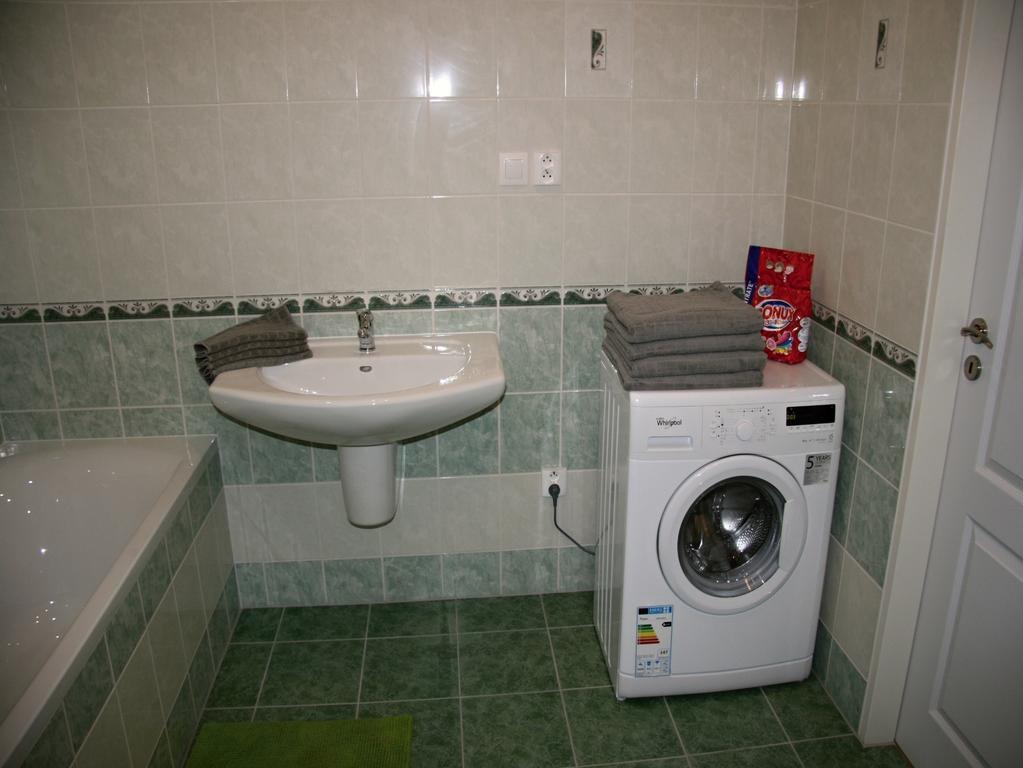 Apartman Raisova 1180 Karlsbad Exterior foto